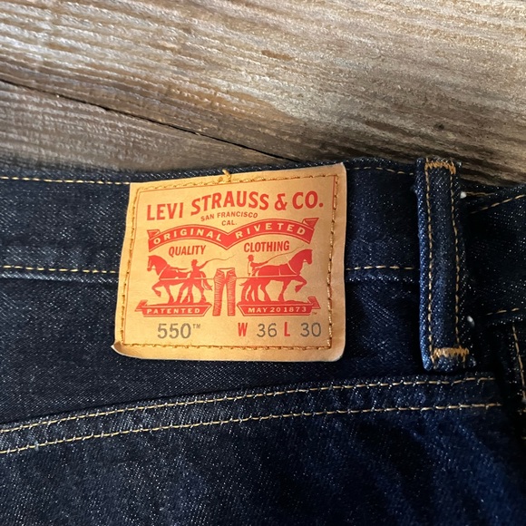 New Levi’s Mens Blue 550 zippered fly pre-wash New without tags 36x30 Jeans - Picture 3 of 5